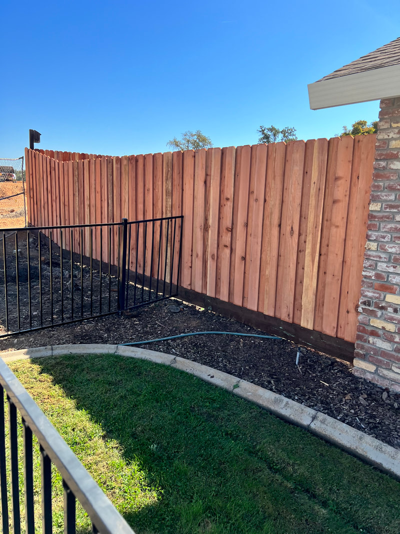 wood privacy fence on new construction build 